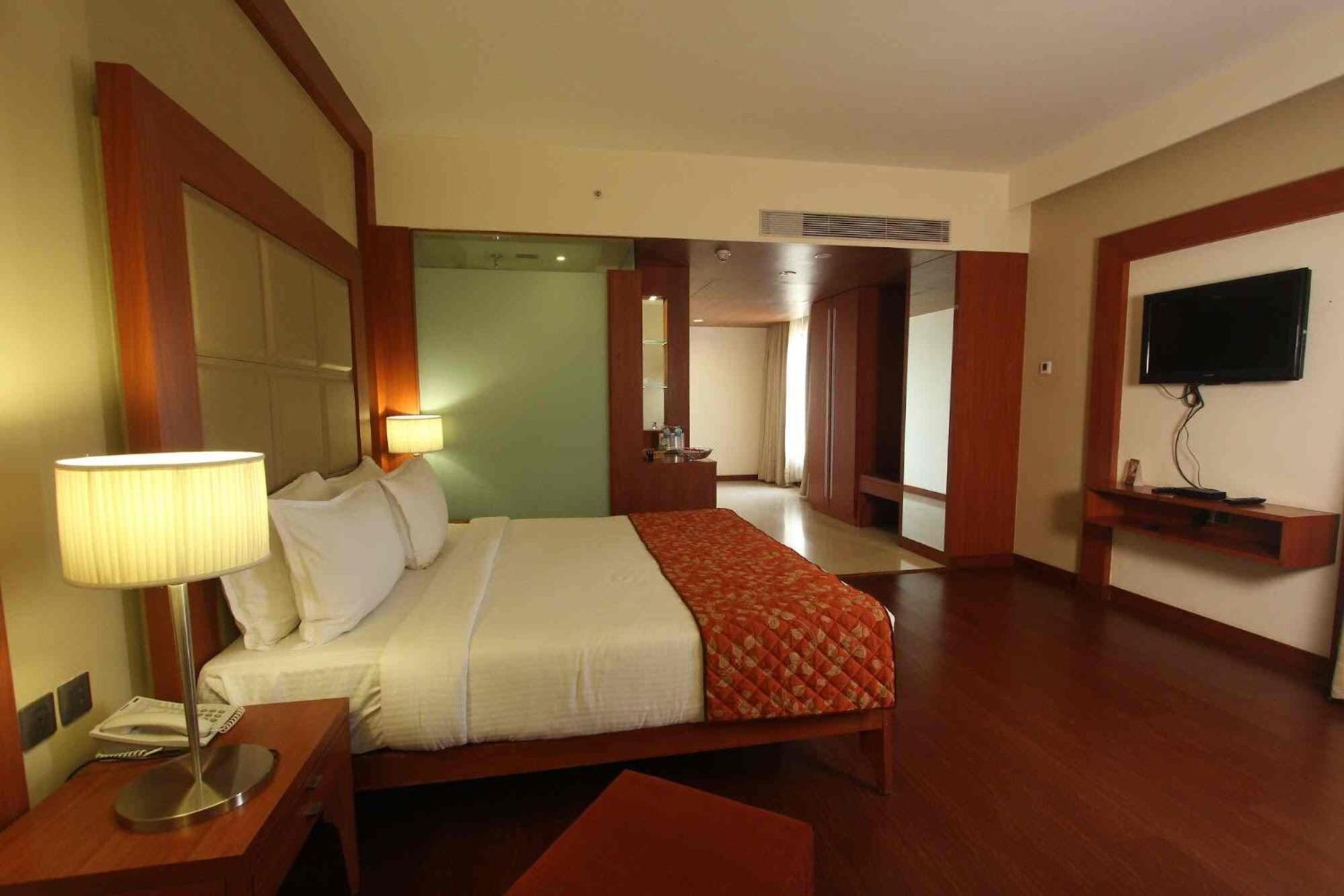 The Sky Imperial, Thaltej Hotel Ahmedabad Exterior photo