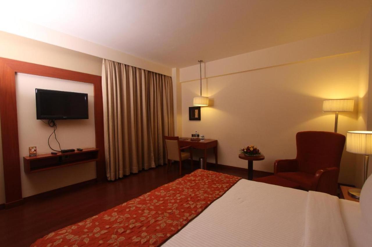 The Sky Imperial, Thaltej Hotel Ahmedabad Exterior photo