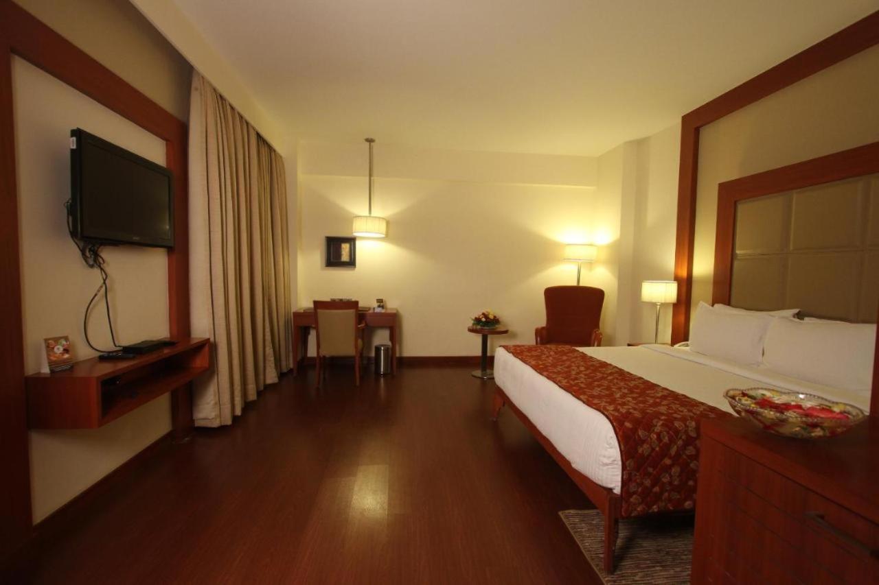The Sky Imperial, Thaltej Hotel Ahmedabad Exterior photo
