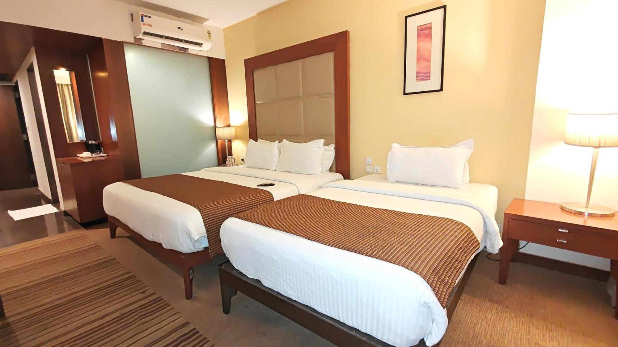 The Sky Imperial, Thaltej Hotel Ahmedabad Exterior photo