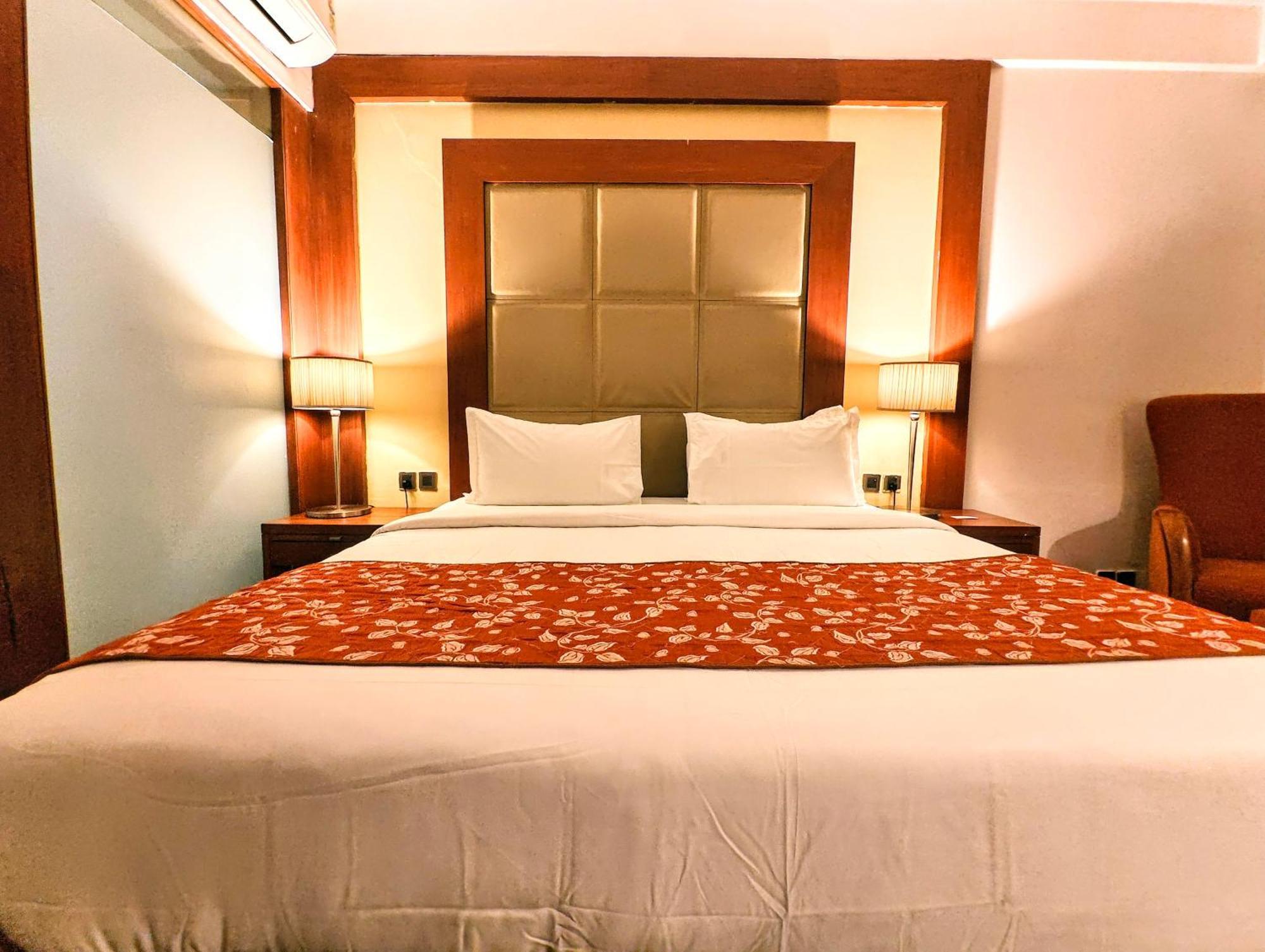 The Sky Imperial, Thaltej Hotel Ahmedabad Exterior photo