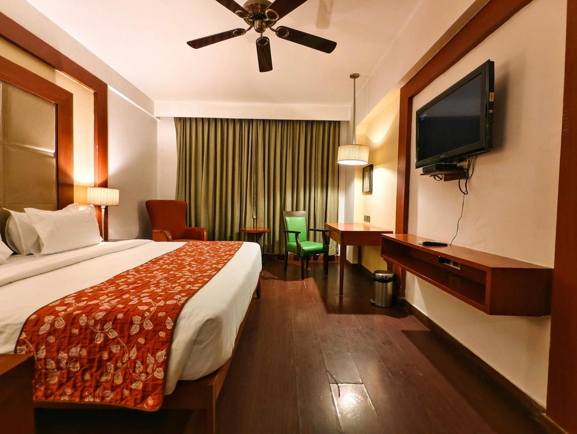 The Sky Imperial, Thaltej Hotel Ahmedabad Exterior photo
